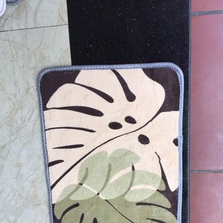 Thảm chân hình kt 40x60 sẵn mẫu sỉ 55k từ 30c/kt 50x80 ít mẫu hơn sỉ 85k / kt 40x120 sỉ 105k