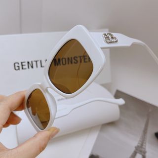 Mắt kính đi nắng hot trend ba len
