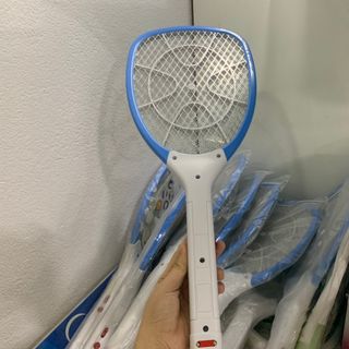 Vợt muỗi POVENA PVN-MQ22 (Trắng - Xanh) chính hãng