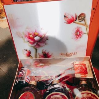 CUNG CẤP HỘP ĐỰNG QUÀ TẾT IN SẴN 25K/BỘ