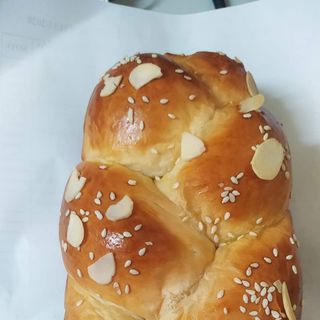 Bánh mỳ hoa cúc