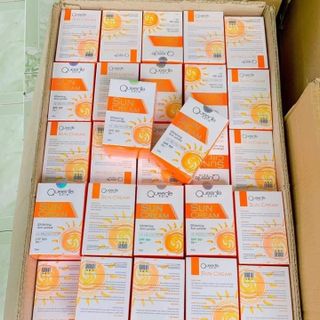 Kem chống nắng Queenie Skin 50ml