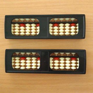 Bàn tính 13 cột màu trắng đỏ