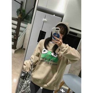 Áo sweater in đầu ếch dễ thương