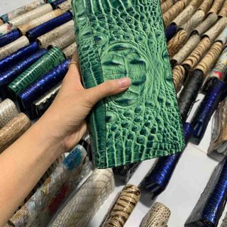 Clutch cầm tay dập vân cá