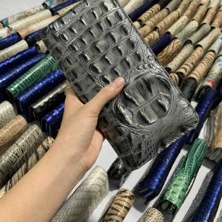 Clutch cầm tay dập vân cá
