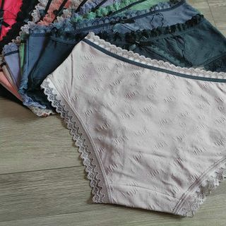 Quần lót cotton viền ren 2221