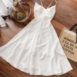 ĐẦM MAXI TRẮNG NƠ SAU