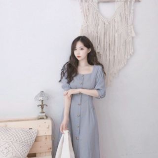 ĐẦM XÁM CỔ VUÔNG TAY LỠ