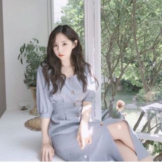 ĐẦM XÁM CỔ VUÔNG TAY LỠ