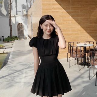 ĐẦM ĐEN TÙNG XẾP LI FORM NGẮN