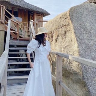 ĐẦM TRẮNG VIỀN CHỈ ĐEN