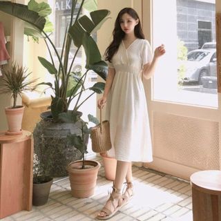 ĐẦM TRẮNG NHÚN EO DÂY SAU