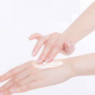 Set dưỡng da tay hồng SHIJNG 2 món