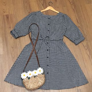 ĐẦM CARO ĐEN TAY LỠ