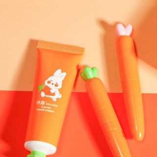 Set dưỡng da tay Cà Rốt kèm 2 son dưỡng môi