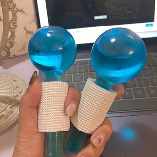 Set 2 thanh lăn đá Massage mặt nâng cơ