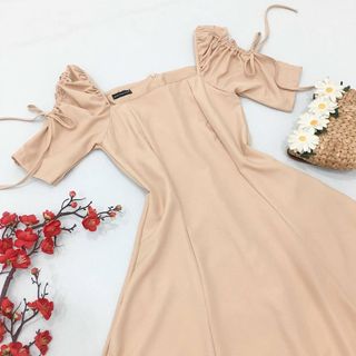 ĐẦM KEM TAY RÚT