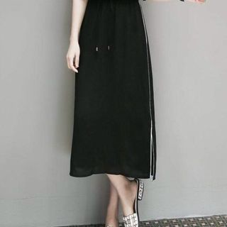 ĐẦM ĐEN VIỀN TRẮNG CỔ TRỤ