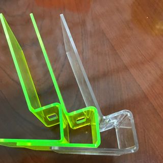 Kệ điện thoại mica 02
