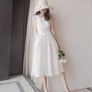 ĐẦM TRẮNG SÁT NÁCH CỘT EO