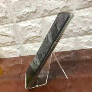 Kệ để điện thoại mica 01