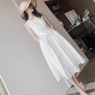 ĐẦM TRẮNG SÁT NÁCH CỘT EO