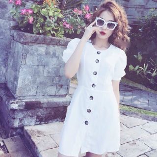 ĐẦM TRĂNG NÚT ĐEN