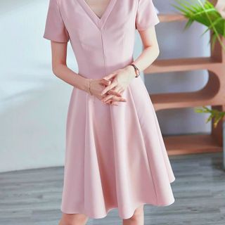 ĐẦM HỒNG CỔ V BASIC