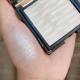 Phấn bắt sáng P.O.N.Y Energy Feather Silky