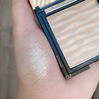 Phấn bắt sáng P.O.N.Y Energy Feather Silky