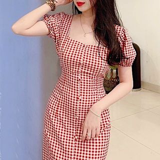 ĐẦM CARO ĐỎ CỔ VUÔNG