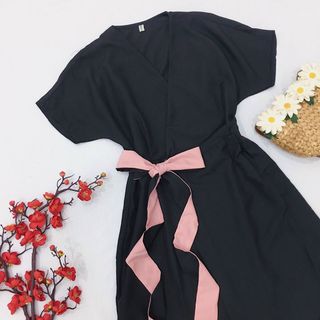 ĐẦM ĐEN PHỐI NƠ HỒNG