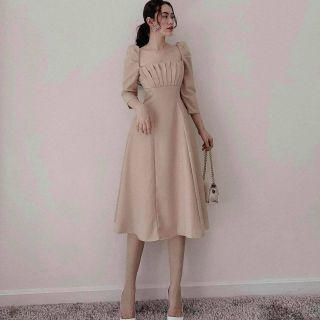 ĐẦM KEM XẾP LY NGỰC