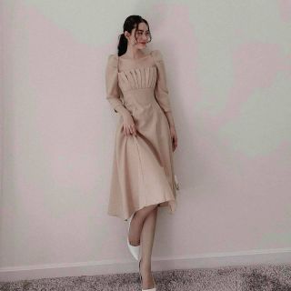 ĐẦM KEM XẾP LY NGỰC