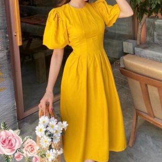 ĐẦM VÀNG CỔ TRÒN XẾP LI