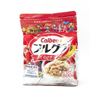 Ngũ cốc dinh dưỡng ăn kiêng Calbee Nhật Bản- sản phẩm ngũ cốc mix hoa quả tiện dụng hỗ trợ giảm cân giá sỉ
