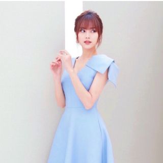 ĐẦM XANH FORM DÀI NƠ VAI