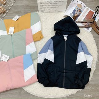 Khoác xịn sò Khoác dù dày mịn, xịn, đẹp. Nhiều mẫu nhều màu quá đepj giá sỉ