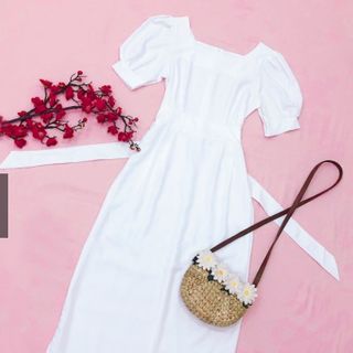 ĐẦM TRẮNG SUÔNG DÀI CỔ VUÔNG