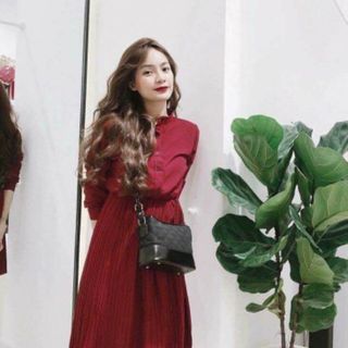 ĐẦM ĐỎ XẾP LY CỔ TRỤ
