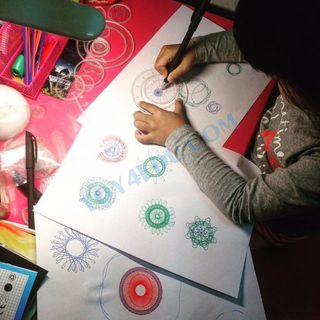 BỘ THƯỚC VẼ SÁNG TẠO SPIROGRAPH