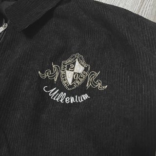 Áo khoác nhung kiểu bomber logo in 2000 sắc nét
