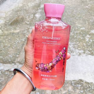 Sữa tắm BBAESS 500ml có thành phần Niacinamide trị mụn lưng và body, cùng hương nước hoa thơm ngát