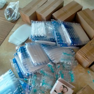 Kính phòng dịch giá hạt rẻ