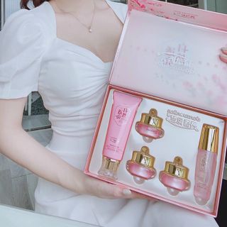 Bộ Mỹ phẩm trắng da hoàng cung anh đào