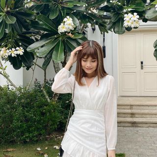 ĐẦM TRẮNG TAY DÀI TÙNG BÈO