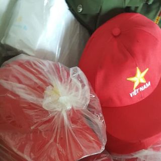 Mũ cờ đỏ sao vàng