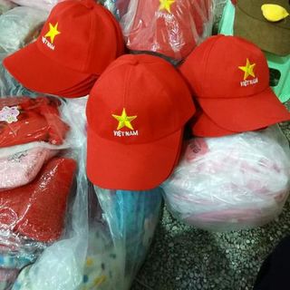 Mũ cờ đỏ sao vàng