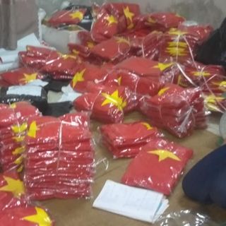 sỉ 50 áo cờ đỏ sao vàng trẻ dưới 30kg